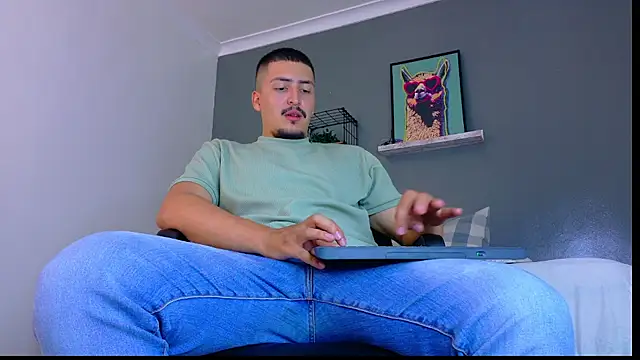 MrFox   online show from 04/07/26, 07:48