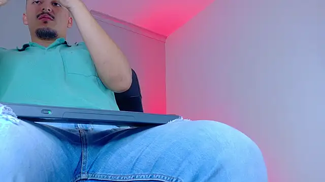 MrFox   online show from 01/12/26, 07:42