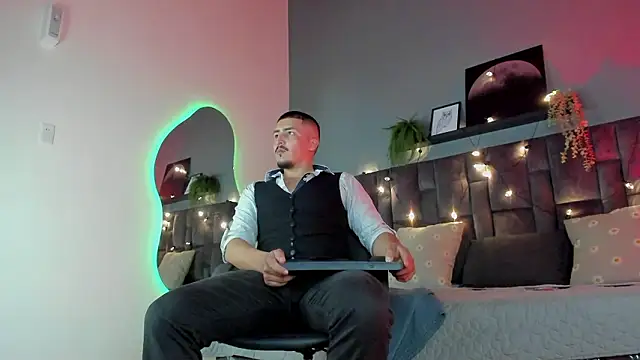 MrFox   online show from 02/07/26, 07:33