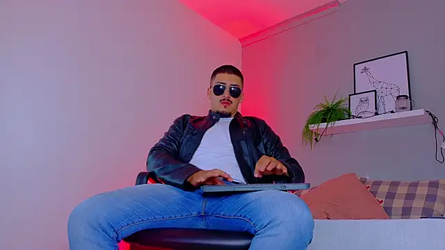 MrFox   online show from 01/14/26, 07:39