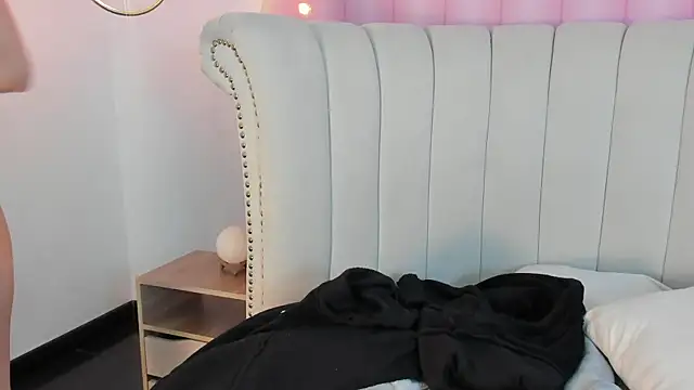 Emilia Bons online show from 02/05/26, 01:51