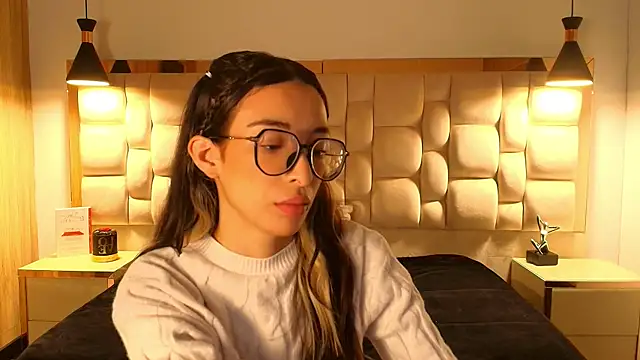 Emilia Bons online show from 02/09/26, 02:15