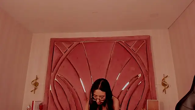 Emilia Bons online show from 11/07/25, 01:43