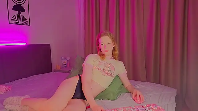 Olivia-Pink online show from 06/14/26, 09:27
