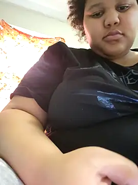 chocolate bella online show from 09/24/25, 04:02
