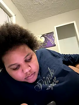 chocolate bella online show from 12/13/25, 08:15