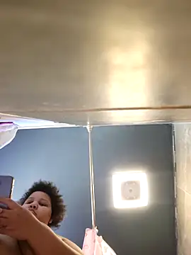 chocolate bella online show from 02/14/26, 01:55