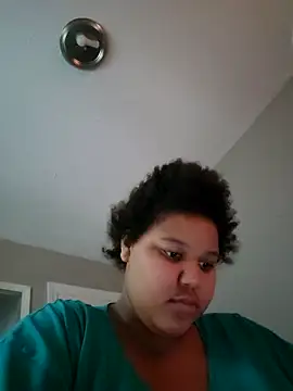 chocolate bella online show from 04/01/26, 02:36