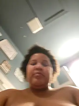 chocolate bella online show from 11/23/25, 04:22