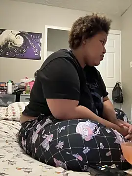 chocolate bella online show from 10/16/25, 01:47