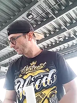 Snapshot of vasgabri chatting on 09/27/25, 11:16 vasgabri online show from 09/27/25, 11:16