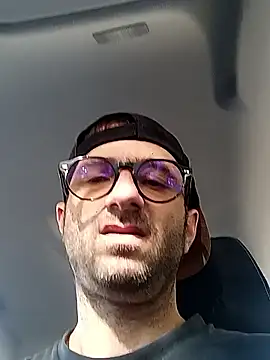 Snapshot of vasgabri chatting on 10/29/25, 10:14 vasgabri online show from 10/29/25, 10:14