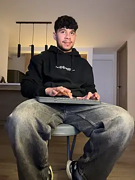 austin spears  online show from 02/11/26, 04:01