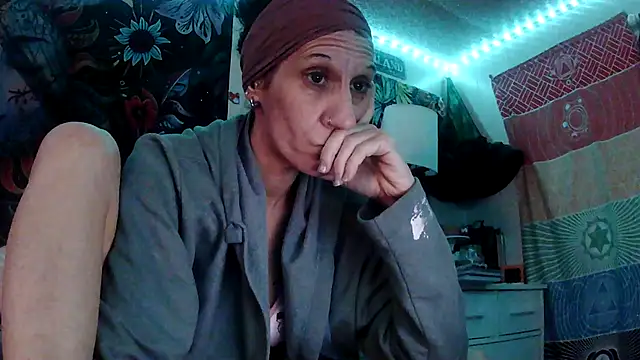 gypsyadventures1 online show from 11/22/25, 06:45