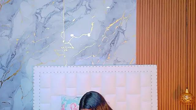 curvybrunnett online show from 11/09/25, 11:47