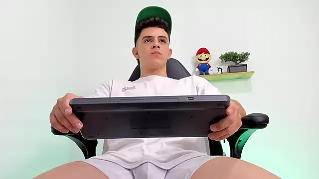 Mikecooper online show from 11/05/25, 03:09