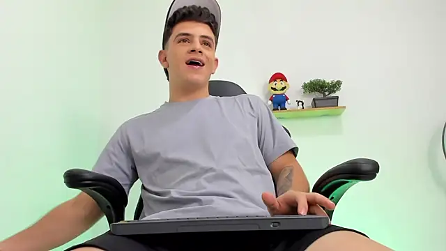 Mikecooper online show from 01/18/26, 08:23