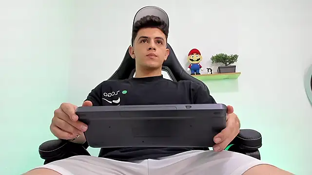 Mikecooper online show from 02/05/26, 03:02