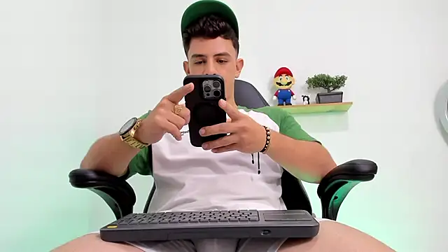 Mikecooper online show from 10/24/25, 04:55