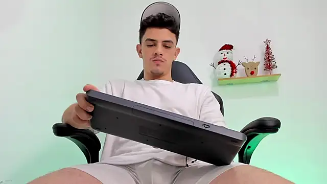 Mikecooper online show from 12/15/25, 10:59