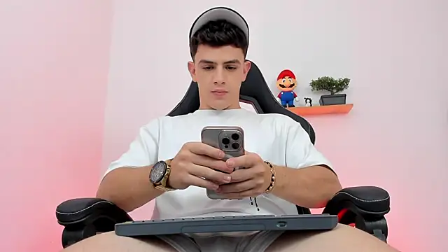 Mikecooper online show from 02/10/26, 06:34