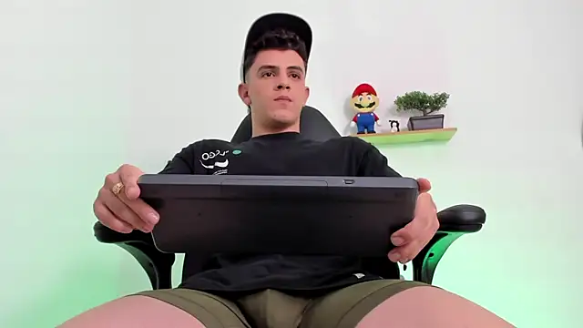 Mikecooper online show from 11/06/25, 01:53