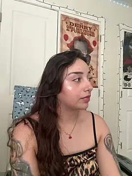 CharmingMaddie online show from 04/03/26, 05:52
