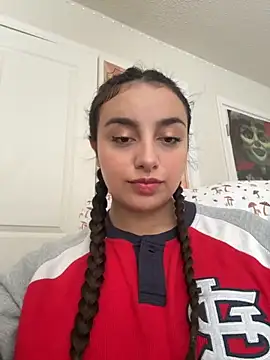 Snapshot of CharmingMaddie chatting on 09/16/25, 03:57 CharmingMaddie online show from 09/16/25, 03:57