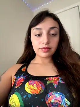Snapshot of CharmingMaddie chatting on 10/17/25, 04:42 CharmingMaddie online show from 10/17/25, 04:42