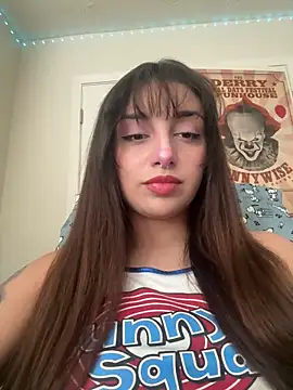 Snapshot of CharmingMaddie chatting on 11/17/25, 05:17 CharmingMaddie online show from 11/17/25, 05:17