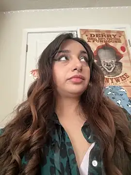 Snapshot of CharmingMaddie chatting on 11/30/25, 05:14 CharmingMaddie online show from 11/30/25, 05:14