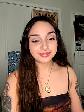 Snapshot of CharmingMaddie chatting on 12/01/25, 07:04 CharmingMaddie online show from 12/01/25, 07:04