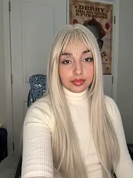 Snapshot of CharmingMaddie chatting on 12/02/25, 06:42 CharmingMaddie online show from 12/02/25, 06:42