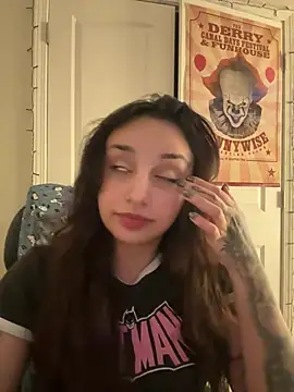 CharmingMaddie online show from 03/22/26, 04:16
