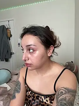 CharmingMaddie online show from 05/02/26, 04:34