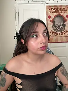 CharmingMaddie online show from 04/23/26, 05:03