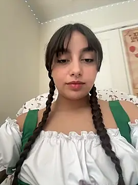 Snapshot of CharmingMaddie chatting on 09/20/25, 03:06 CharmingMaddie online show from 09/20/25, 03:06