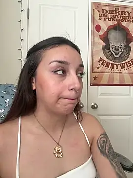 CharmingMaddie online show from 03/25/26, 03:33