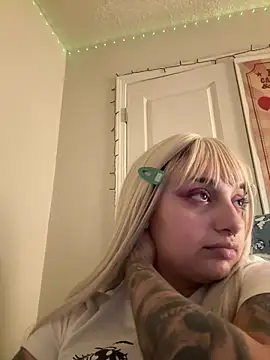 CharmingMaddie online show from 04/15/26, 05:35
