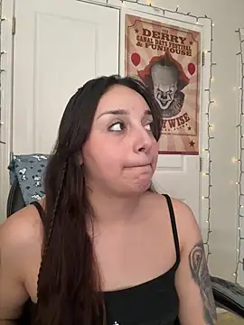 CharmingMaddie online show from 03/13/26, 07:41