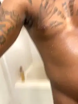 Snapshot of savagescott1 chatting on 09/18/25, 01:08 savagescott1 online show from 09/18/25, 01:08