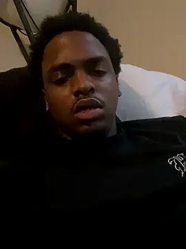 Snapshot of savagescott1 chatting on 11/08/25, 12:52 savagescott1 online show from 11/08/25, 12:52