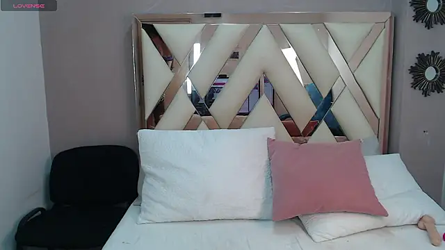 Violett Salvatore online show from 02/15/26, 04:50