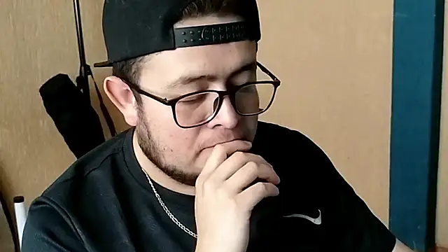 Snapshot of Esteban_wolf chatting on 02/22/26, 06:53 Esteban wolf online show from 02/22/26, 06:53