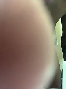 Snapshot of K0F3 chatting on 10/16/25, 12:41 K0F3 online show from 10/16/25, 12:41