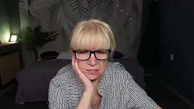 Snapshot of Sabina_Ros chatting on 09/26/25, 07:15 Sabina Ros online show from 09/26/25, 07:15