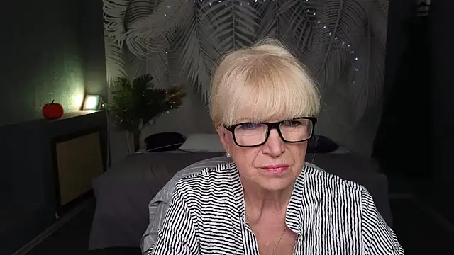 Snapshot of Sabina_Ros chatting on 09/27/25, 07:14 Sabina Ros online show from 09/27/25, 07:14