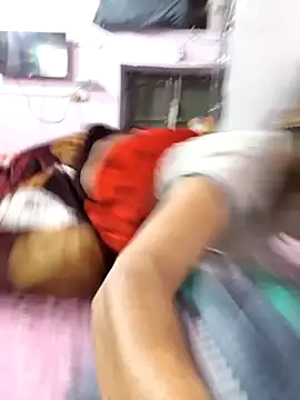 Love-pari077 online show from 12/18/25, 11:52