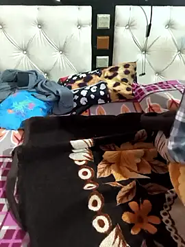 Love-pari077 online show from 12/03/25, 03:11