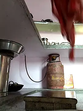 Love-pari077 online show from 11/08/25, 02:37